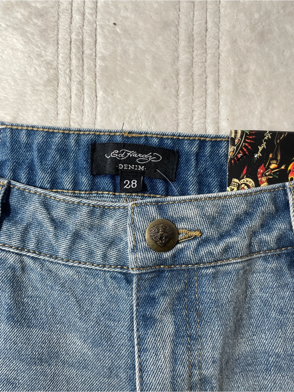 Ed Hardy Denim Shorts Size 28 Y2K Graphic Embroidered Born Free - Picture 4 of 6